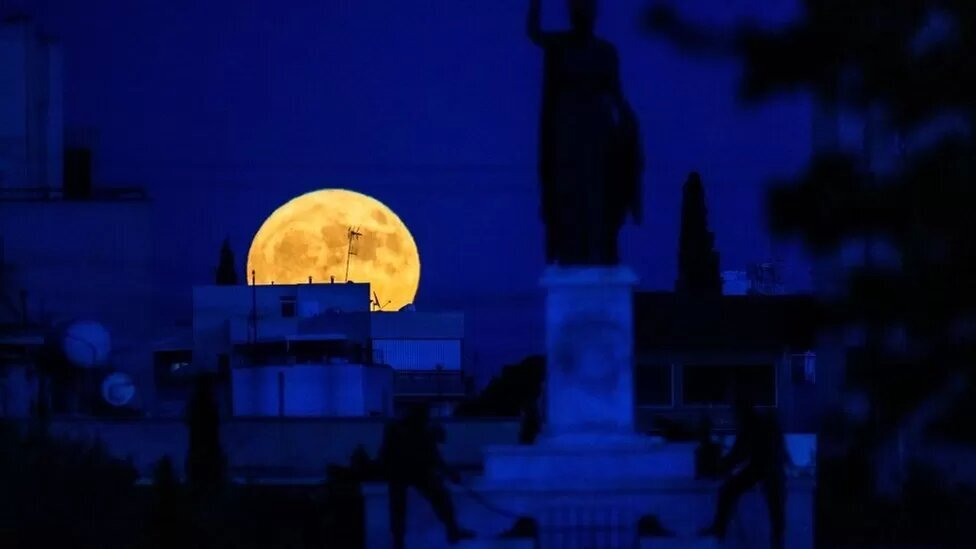 (عکس) از ترکیه تا چین، دیشب ماه در آسمان غوغا به پا کرد