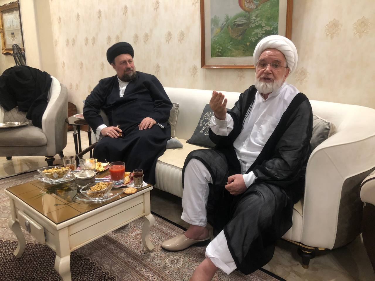 (تصاویر) سید حسن خمینی به دیدار مهدی کروبی رفت
