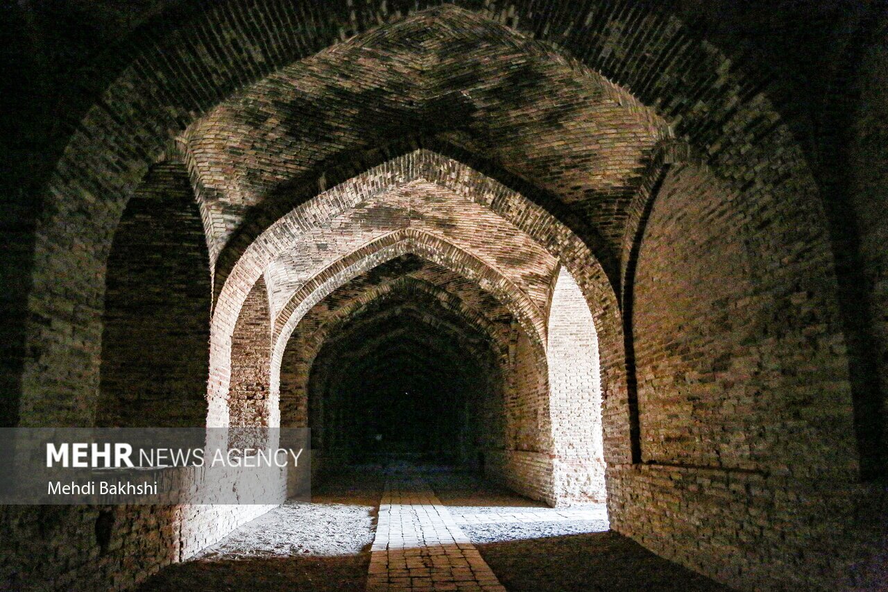 کاروانسرای دیرگچین قم؛ نگین بی‌همتای معماری ایران