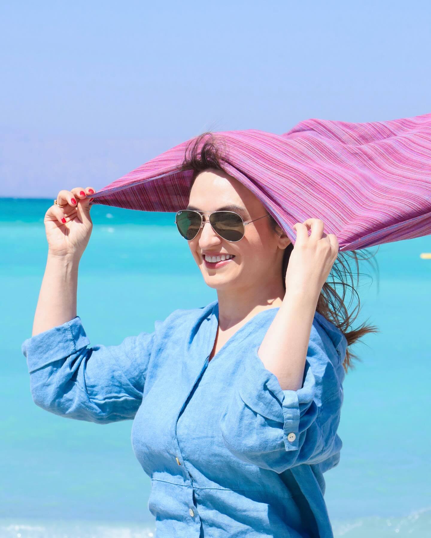 گلاره عباسی: خدا را چه دیدی، شاید خنده‌ها را از سر گرفتیم