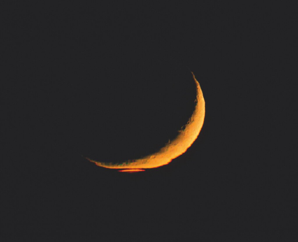 این روز‌ها اینگونه از ابرماه عکس بگیرید!