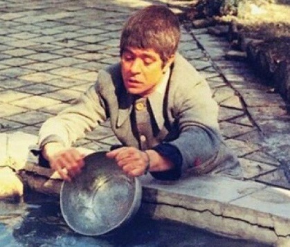 علی حاتمی؛ ۷۹ سالگی سعدیِ سینمای ایران/ فیلم می‌ساخت، قصه می‌گفت یا دُرّ می‌سُفت؟