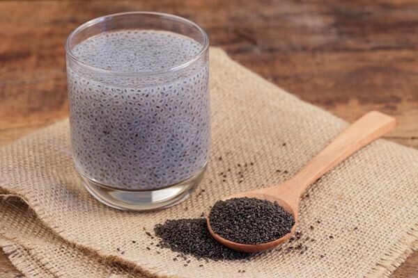 طریقه مصرف دانه چیا برای لاغری ؛ روش‌های مصرف دانه چیا ؛ چه مقدار دانه چیا مصرف کنیم؟