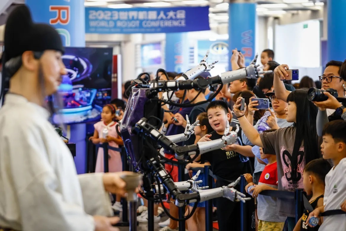 (عکس) نمایشگاه ربات‌ها در چین