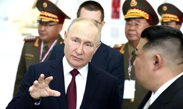 بررسی زبان بدن کیم و پوتین؛ کدام یک کنترل دیدارهای اخیر را در دست داشتند؟