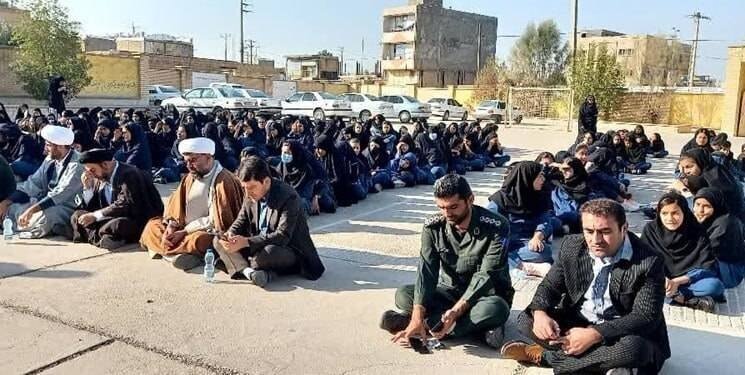 (عکس) امام جمعه‌ای که مسئولان شهر را روی آسفالت نشاند