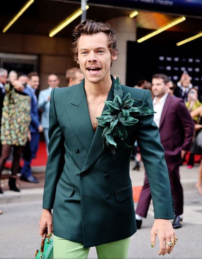 چرا اکثر مردان کیف همراه خود ندارند؟/ چرا اکثر مردان به حمل کیف عادت ندارند؟