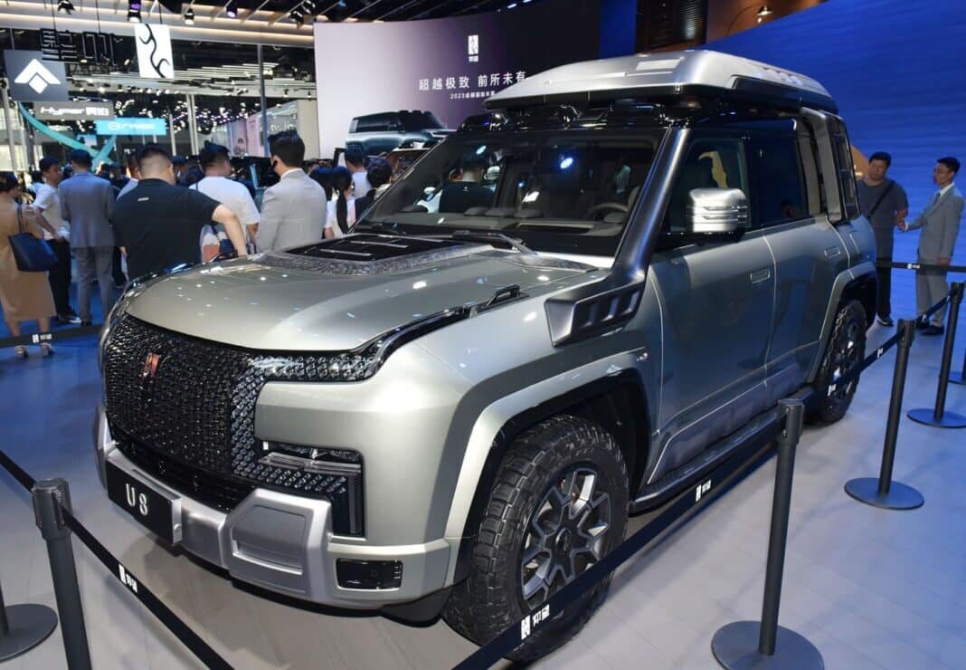 (عکس) چین خودروی شناور بر روی آب ساخت!