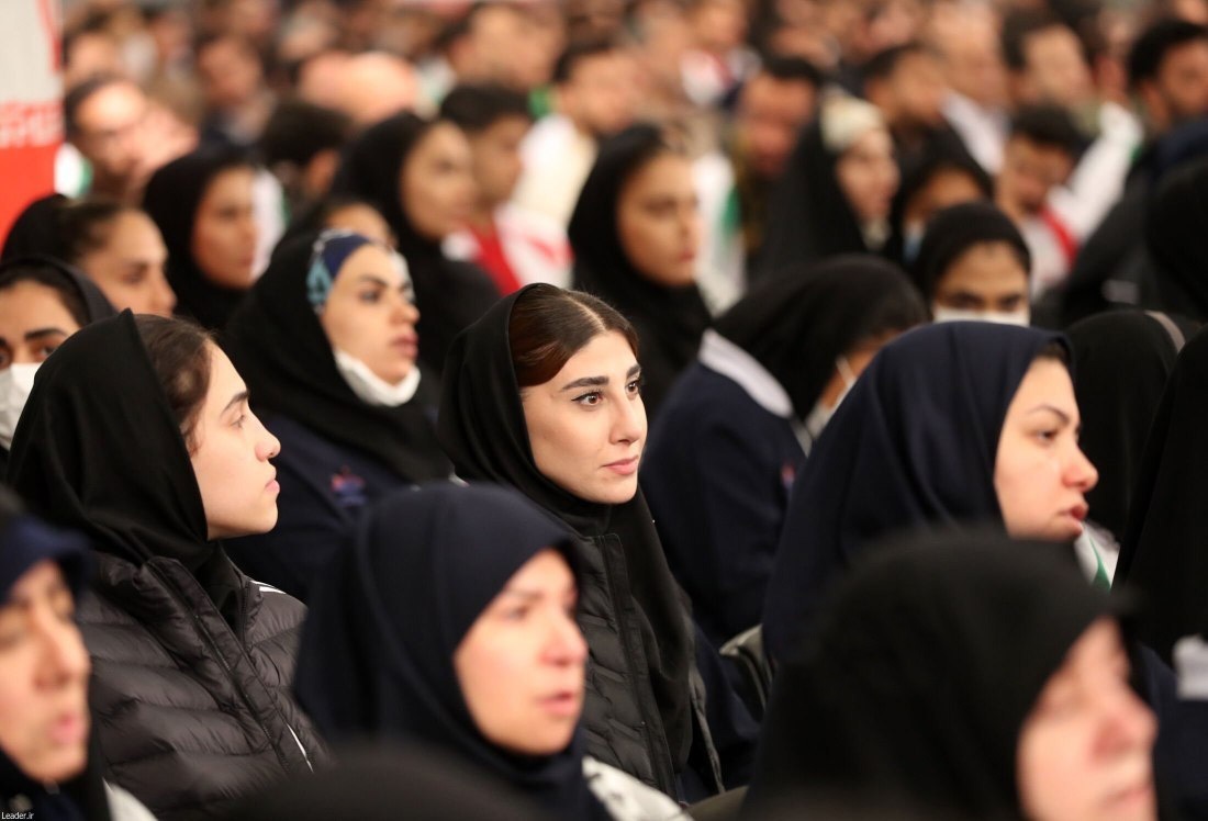 (عکس) پوشش متفاوت ناهید کیانی تکواندوکار تیم ملی در دیدار با رهبر انقلاب
