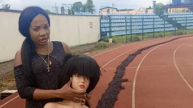 (عکس) ساخت کلاه‌گیس ۳۵۰ متری در ۱۱ روز!