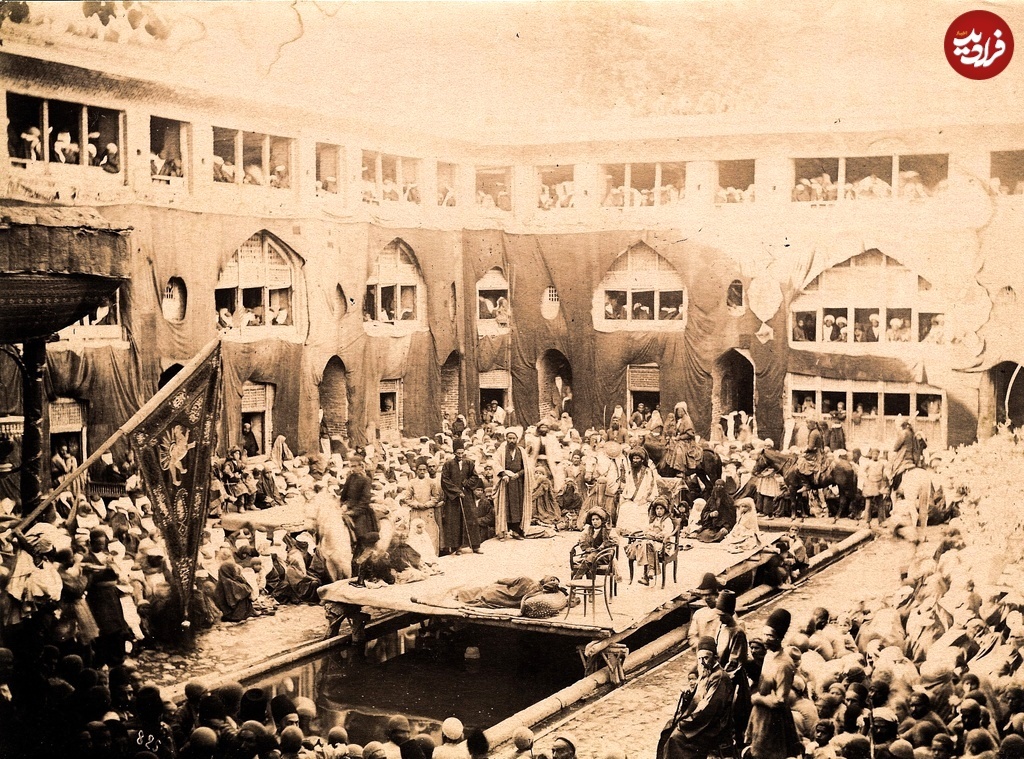 عکسی دیده‌نشده از یک نمایش «تخته‌حوضی» در عصر قاجار