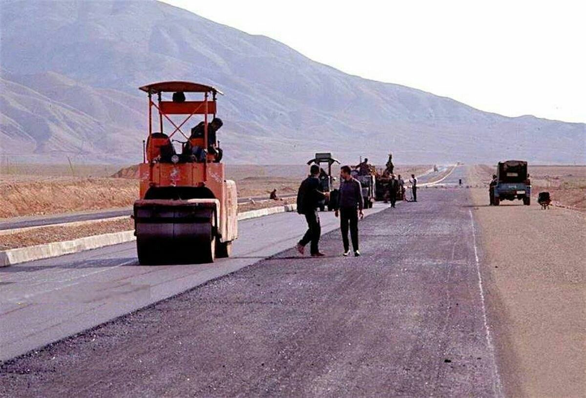 تصویری به یاد ماندنی از زمان احداث اتوبان کرج در دهه ۴۰