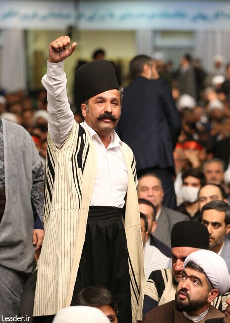 (عکس) پوشش متفاوت مهمانان رهبر انقلاب سوژه عکاسان شد