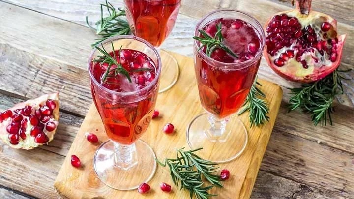 طرز تهیه کوکتل انار به ۶ روش مختلف؛ ساده و خوشمزه