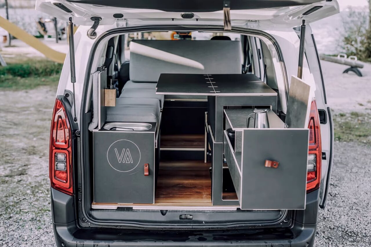 مینی کمپر برقی ژیان در خیابان!