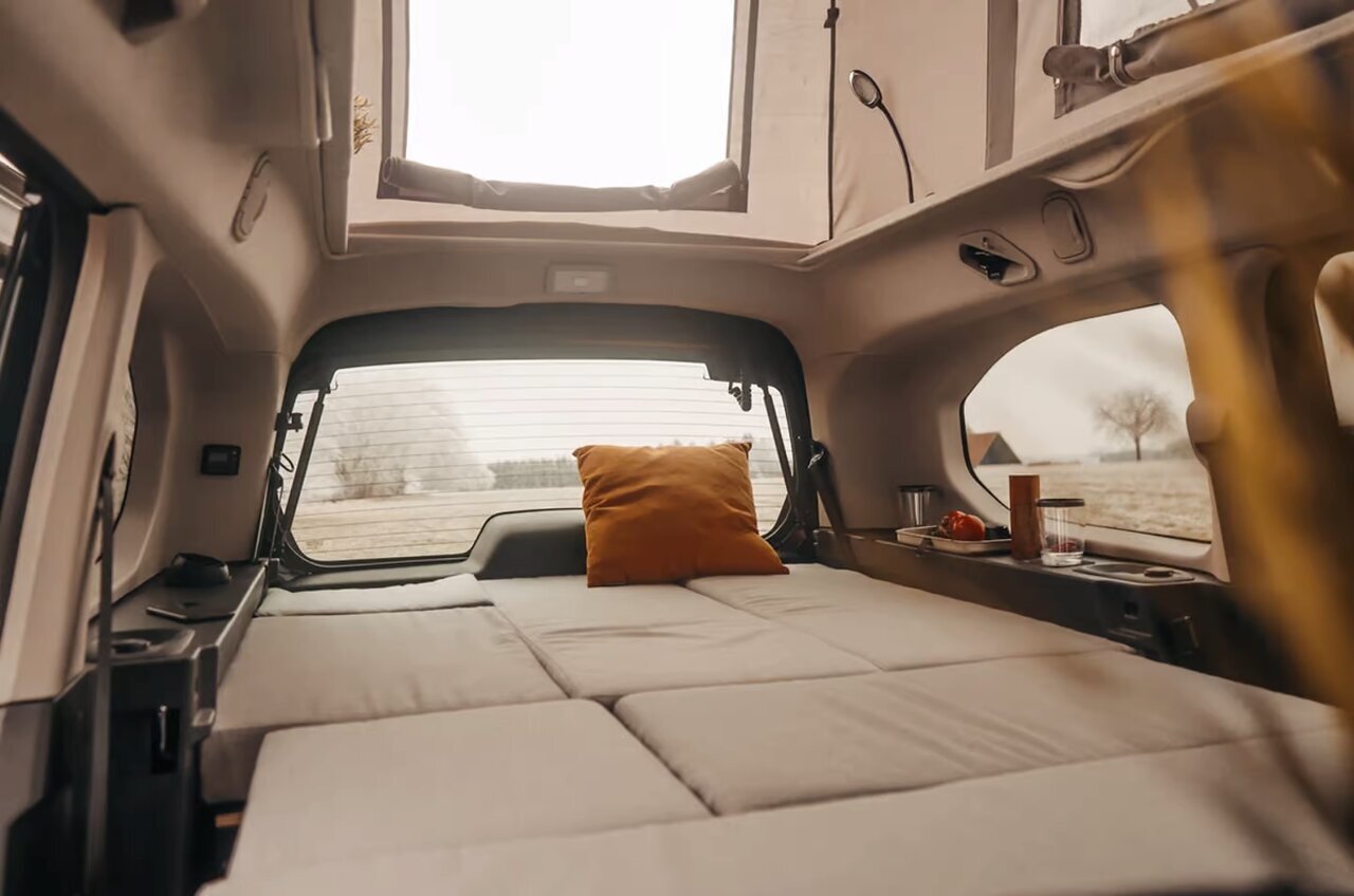 مینی کمپر برقی ژیان در خیابان!