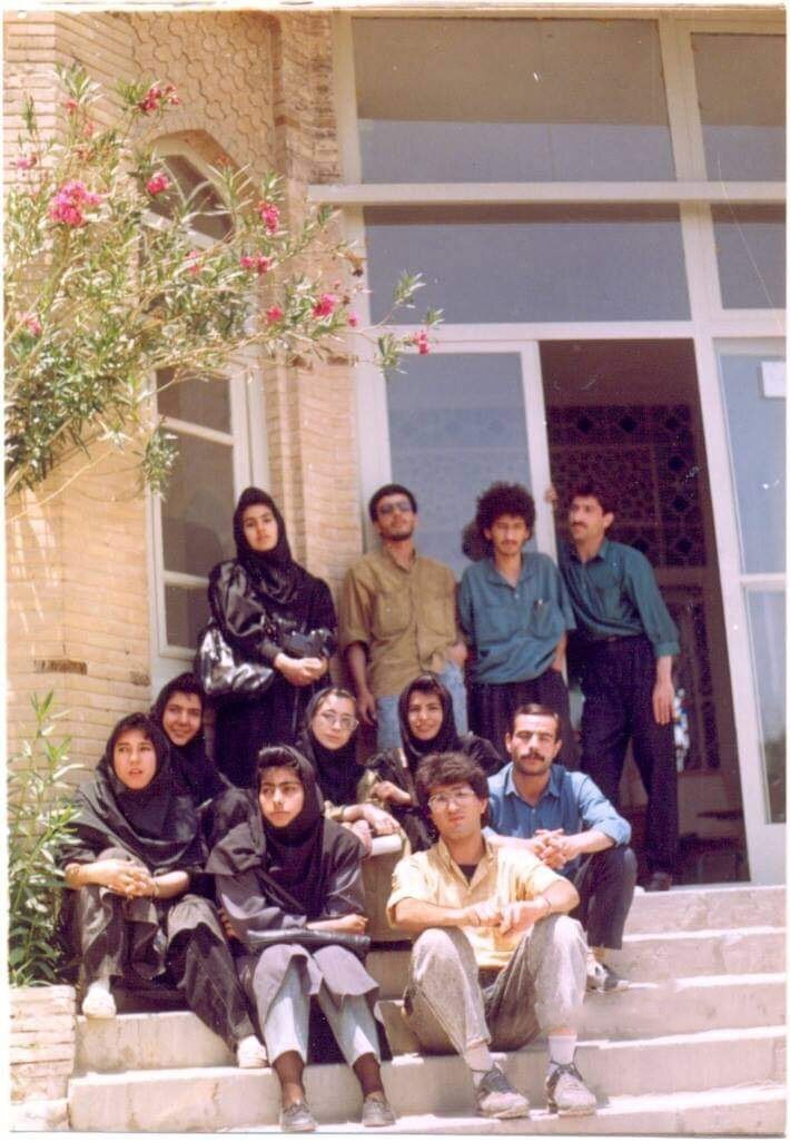 (تصویر) تیپ جالب دانشجویان هنر در سال ۱۳۷۰