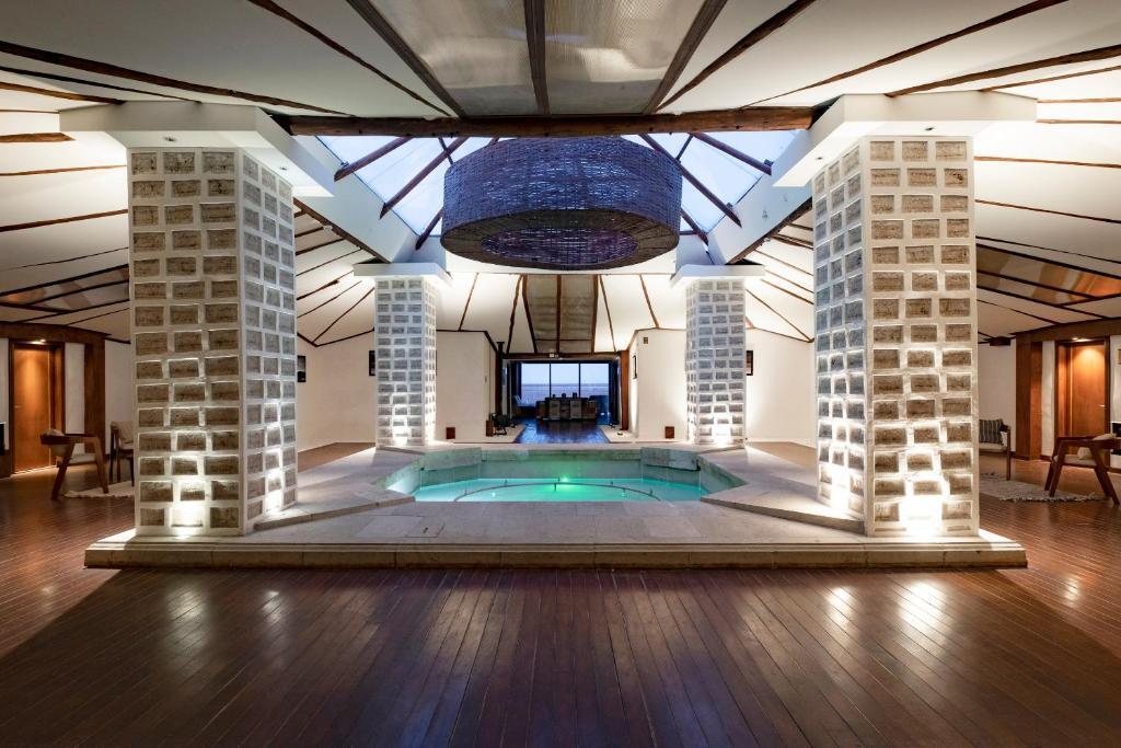 قصر نمکی؛ نگاهی به عجیب‌ترین هتل جهان که تماماً از نمک ساخته شده است + ویدئو