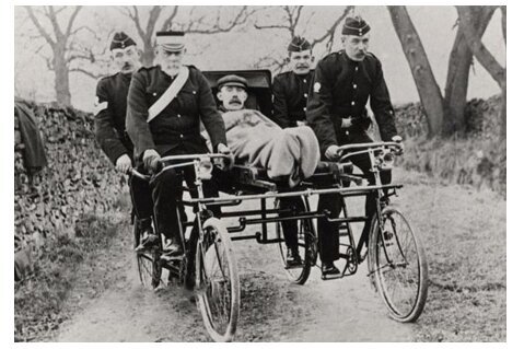 شاید بخندید، اما این‌ها تصاویر اولین آمبولانس‌های جهان است