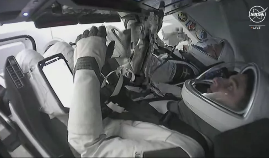 (ویدئو) «یاسمین مقبلی» با فضانوردان مأموریت «کرو-۷» ناسا به زمین برگشت