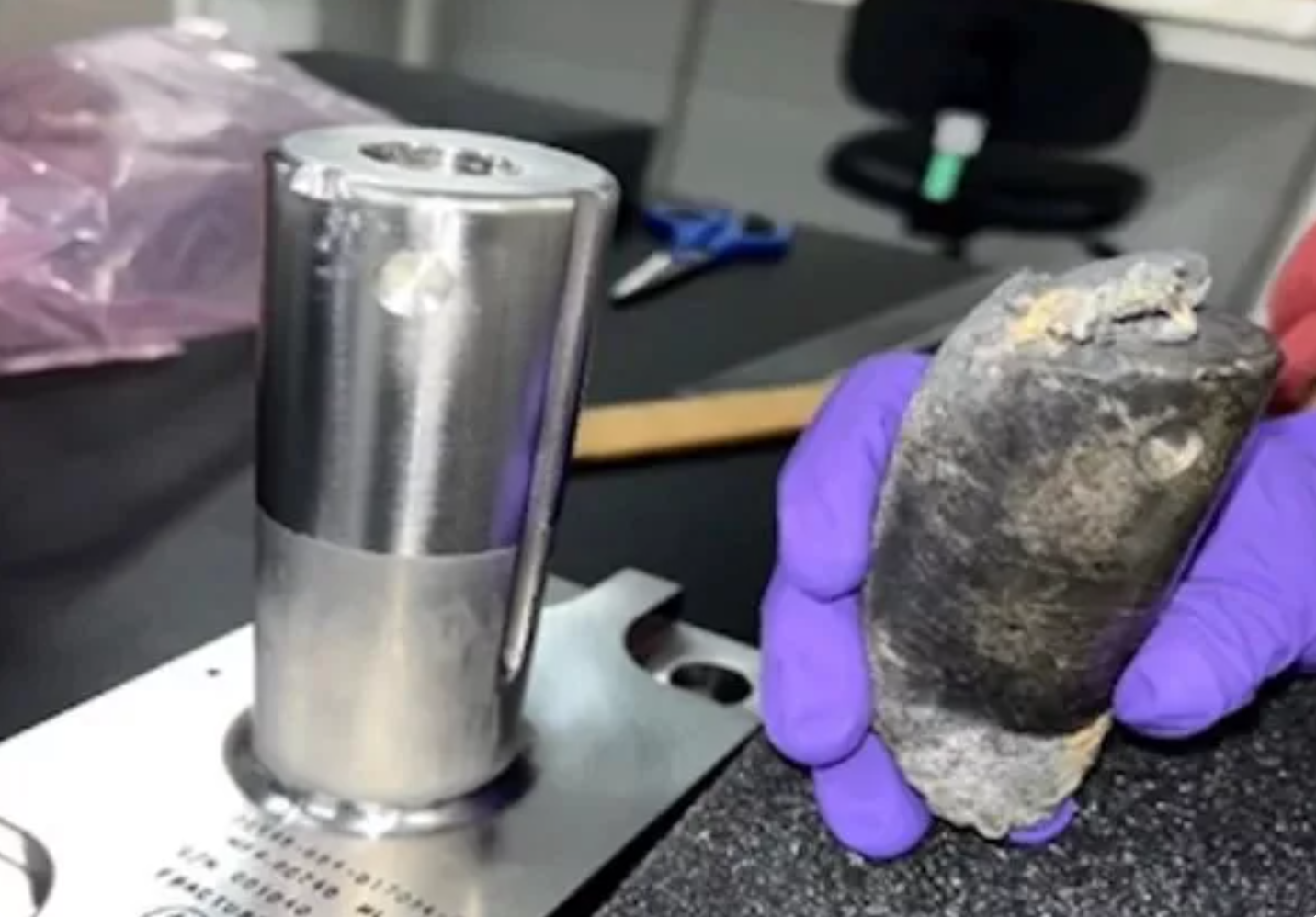 ناسا تأیید کرد: زباله فضایی سقف خانه‌ای در ایالات‌متحده را سوراخ کرده است