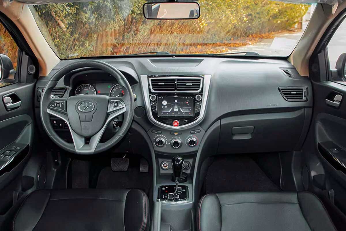 مقایسه ارزان‌ترین سدان‌های چینی بازار/ جک J ۴ یا فردا ۵۱۱؟ در حال تکمیل