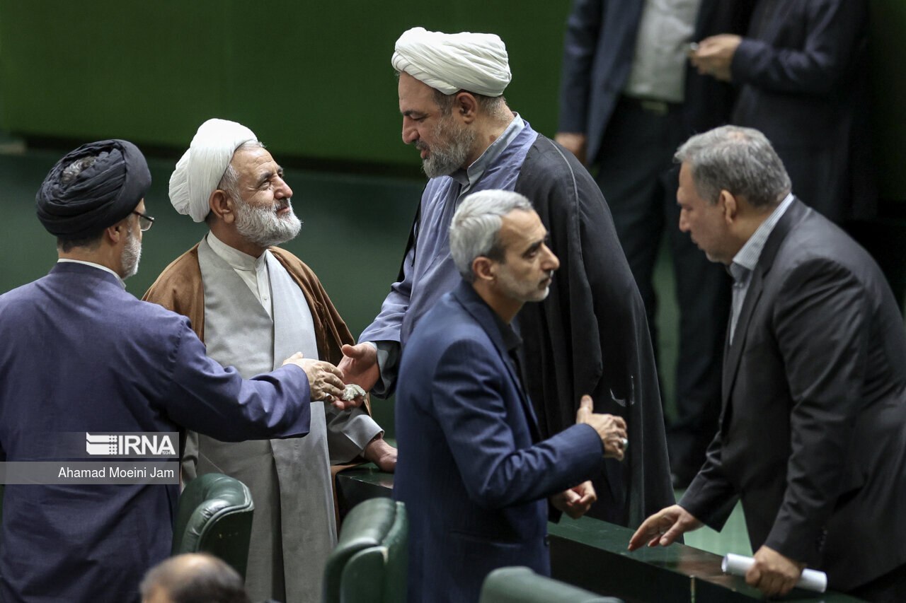 (تصویر) گعده مخالفان قالیباف در مجلس