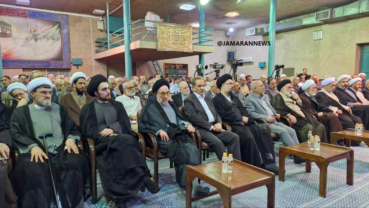 (تصویر) سیدمحمد خاتمی و اسحاق جهانگیری در دومین سالگرد درگذشت سیدمحمود دعایی