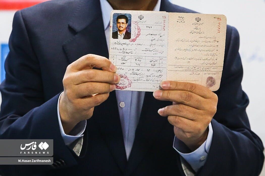 جوانی‌های آقای اقتصاددان با سیبیل