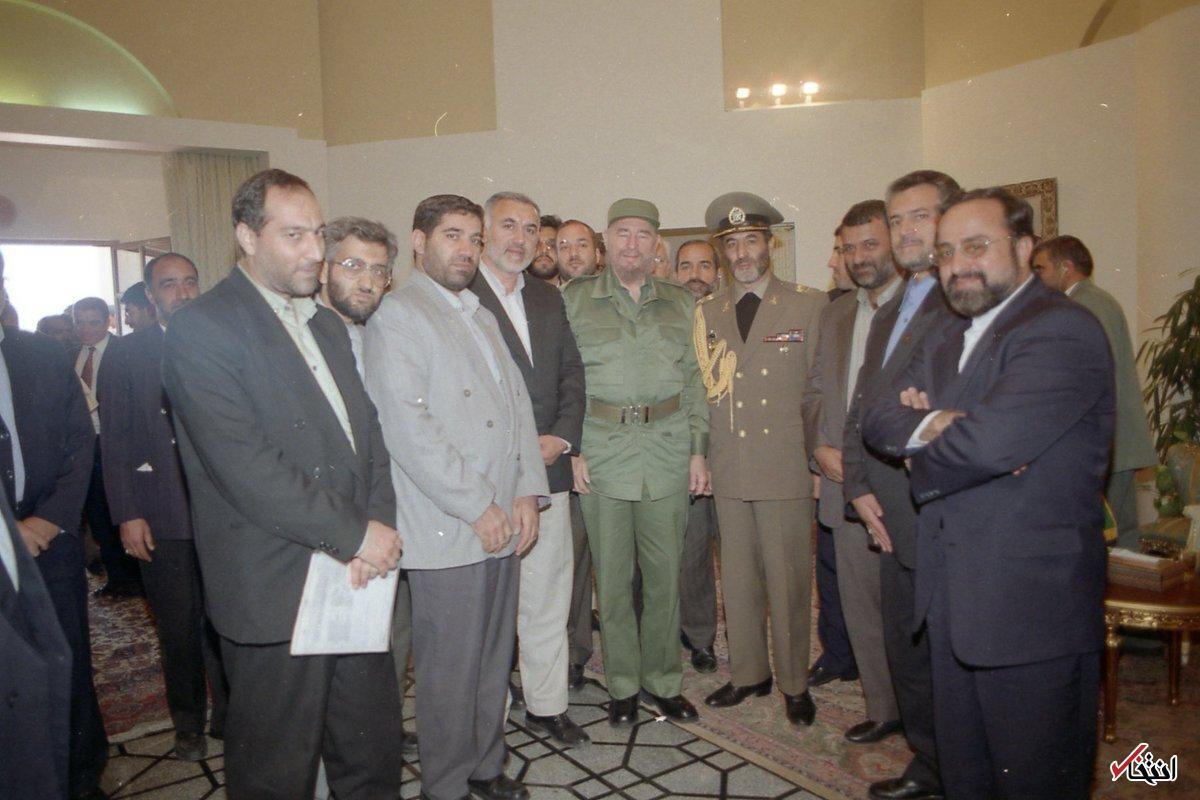 (عکس) تلاش جلیلی برای عکس با کاسترو