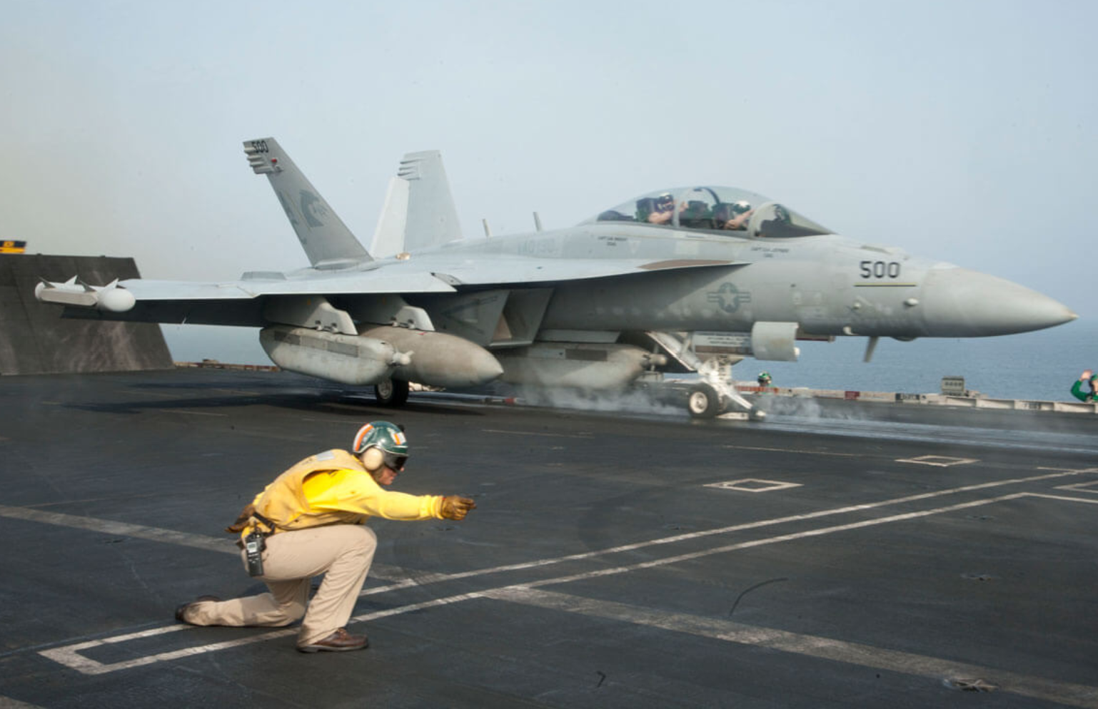 EA-۱۸G Growler؛ هواپیمای مخصوص جنگ الکترونیک آمریکا چه ویژگی‌هایی دارد؟