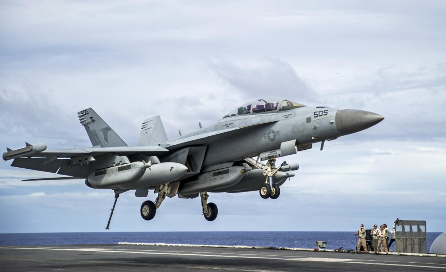 EA-۱۸G Growler؛ هواپیمای مخصوص جنگ الکترونیک آمریکا چه ویژگی‌هایی دارد؟