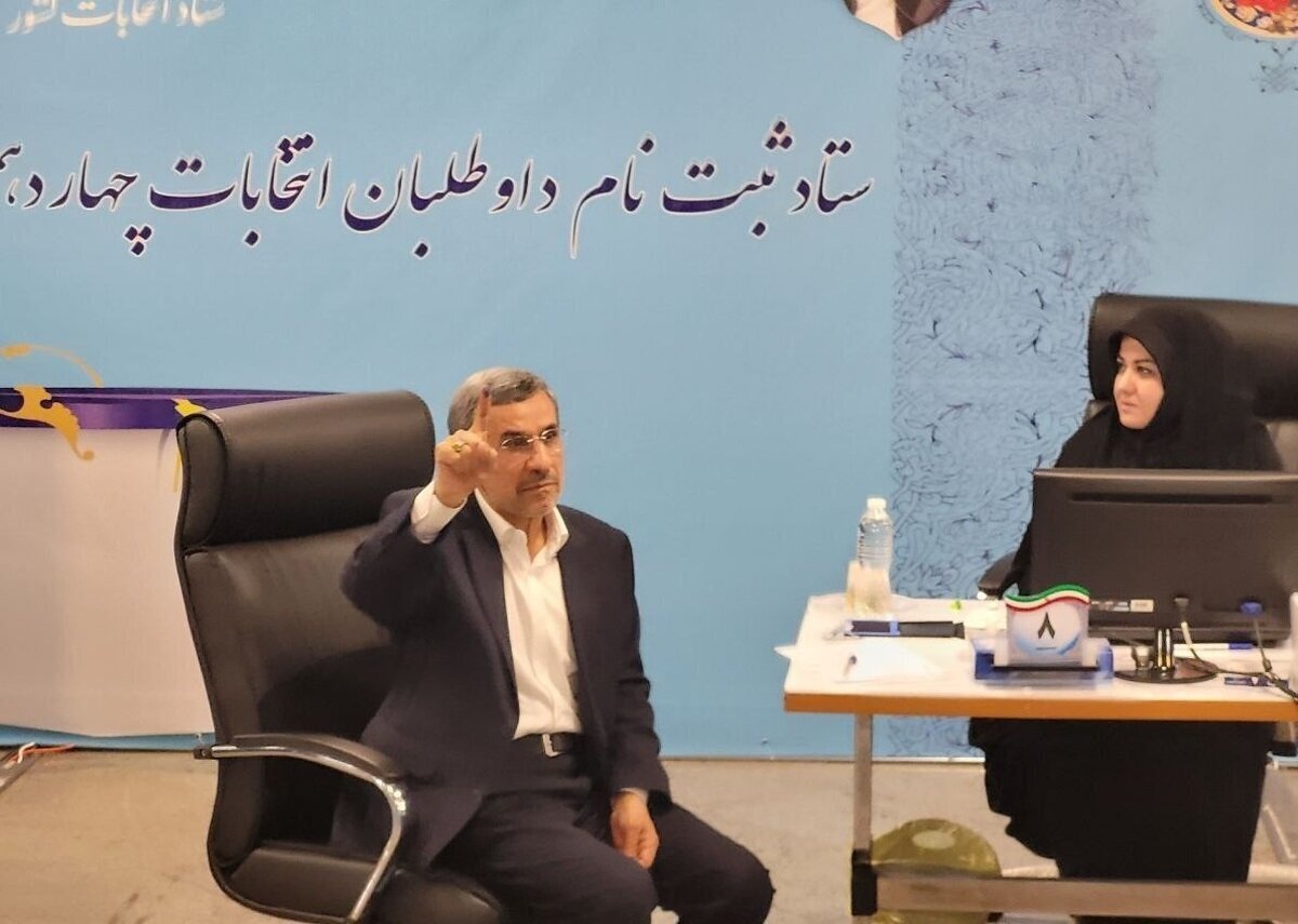 عکسی از تغییر چهره محمود احمدی نژاد طی ۱۹ سال / تاثیرات یک عمل زیبایی پلک