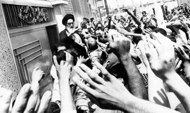 (تصاویر) تنها عکاسِ شناخته شده قیام ۱۵ خرداد کیست؟