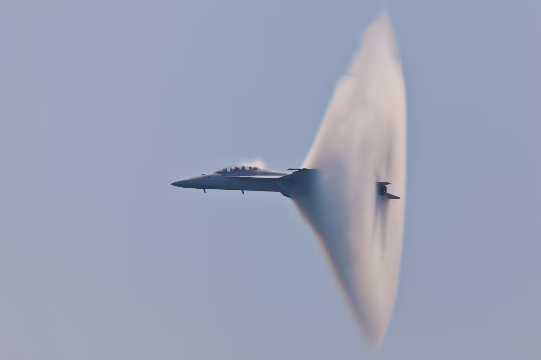 مقایسه جنگنده‌های ناونشین F/A-۱۸ Super Hornet آمریکایی و Rafale M فرانسوی