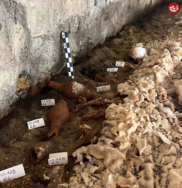 معمای اسکلت ۲۲۰۰ ساله در مقبره‌ای با نقاشی‌های عجیب
