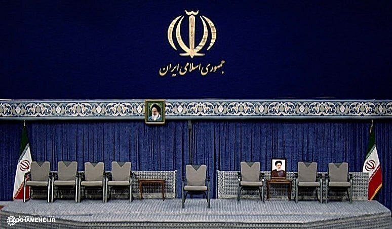 (تصویر) اولین عکس از مراسم تنفیذ حکم ریاست جمهوری مسعود پزشکیان؛ ۹ صندلی در جایگاه ویژه