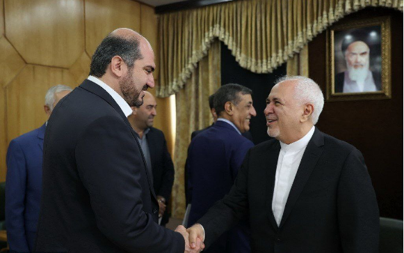 (تصویر) خوش‌وبش ظریف و محسن منصوری، معاون اجرایی سابق رئیس‌جمهور