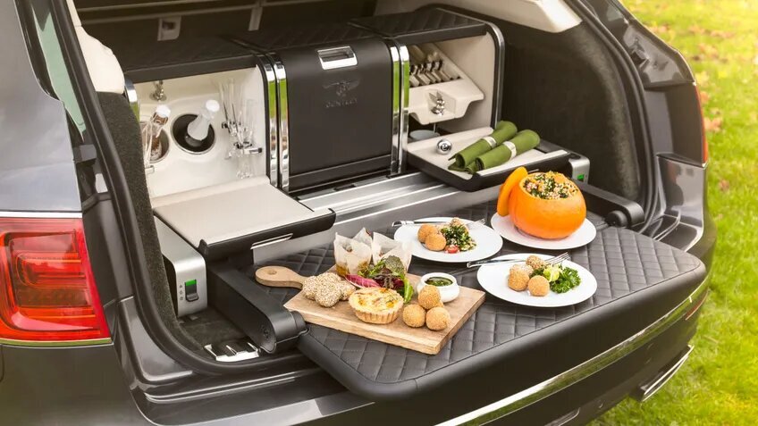 از داشبورد چرخشی تا سقف کهکشانی / آپشن‌هایی که به اندازه یک خودرو قیمت دارند