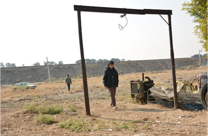 ضدقهرمان‌هایی که کاری از دستشان ساخته نیست/ زنان و مردان «لاله کبود» کجا زندگی می‌کنند؟