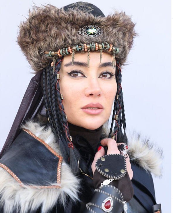 (تصویر) اولین تصویر از گریم خانم بازیگر در یک سریال تاریخی