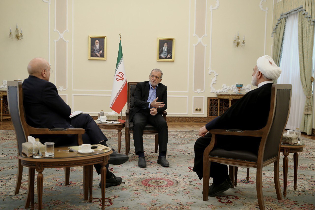 (تصاویر) جلسه سران سه قوه به میزبانی رئیس جمهور پزشکیان