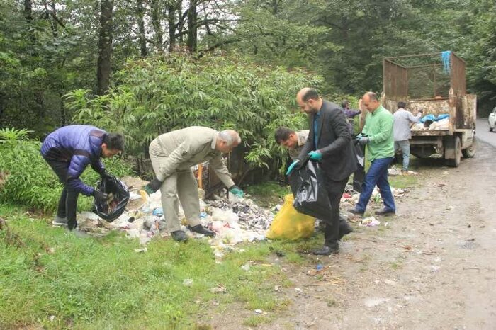 (ویدیو) زخم زباله بر صورت جاده جنگلی عباس‌آباد ـ کلاردشت ***