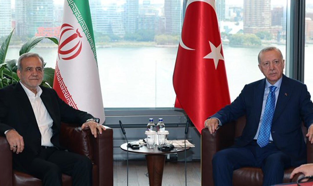 (تصویر) عکس‌های تازه از ملاقات پزشکیان با اردوغان در آمریکا