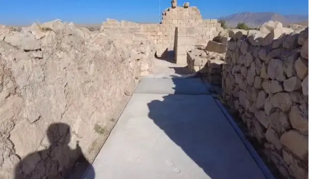 بتن‌ریزی در محوطه باستانی بیشاپور! / عباس مقدم: این نوع مداخلات ناجوانمردانه است!