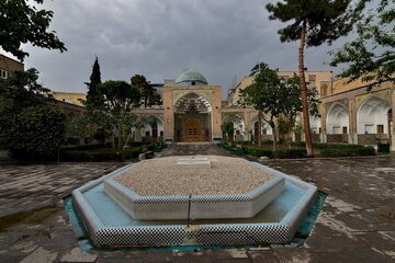 مسجد ۱۵۰ ساله قاجاری با دو محراب ///