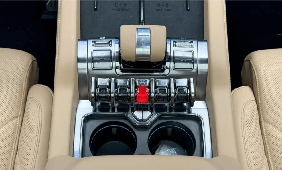 (تصاویر) رقیب چینی لندکروز با قیمت ۳ میلیاردی