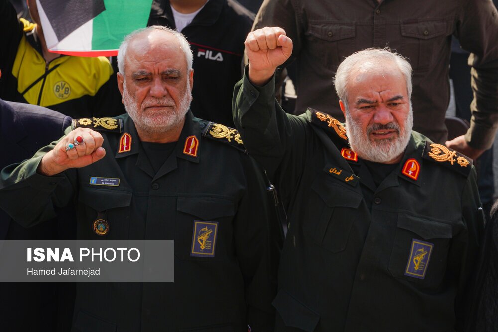 پیام پنهان در تشییع شهید نیلفروشان