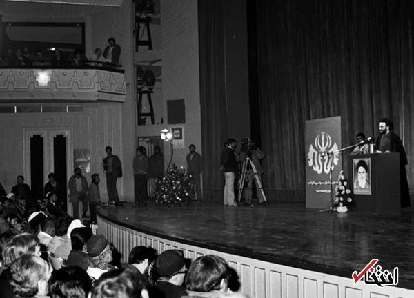 خاتمی در نخستین جشنواره فجر (تصویر)