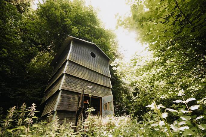 این ۱۰ خانه کوچک رویایی در سراسر دنیا از دل قصه‌ها آمده‌اند / ترجمه